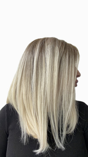 Raw Hair Wig BELLA – 13x6 HD Lace | 12" | 180% Dichte | Root 8 / Pearl Blonde | Glatt (Straight)