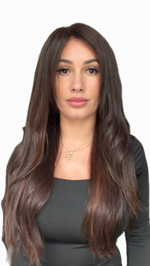 Raw Hair Wig SIENNA – 13x6 HD Lace | 20" | 180% Dichte | Chocolate Brown mit warmen Highlights | Glatt (Straight)